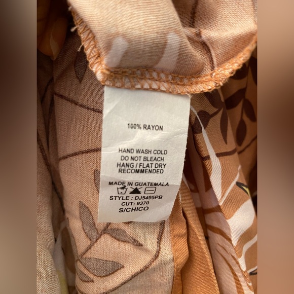 NWOT Floral Print Keyhole Back Sleeveless Cinnamon Maxi Dress. Size - Small - Picture 8 of 8